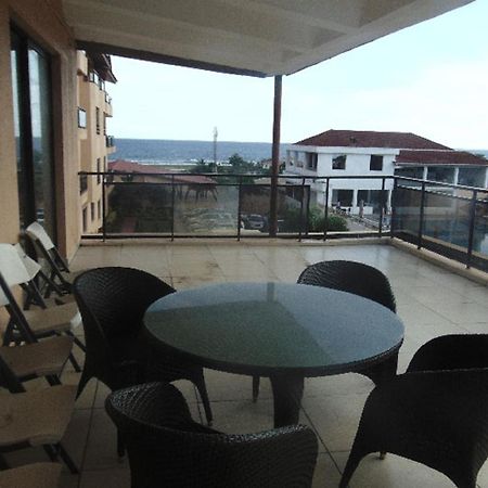 Palm Spring Resort Monrovia Bagian luar foto