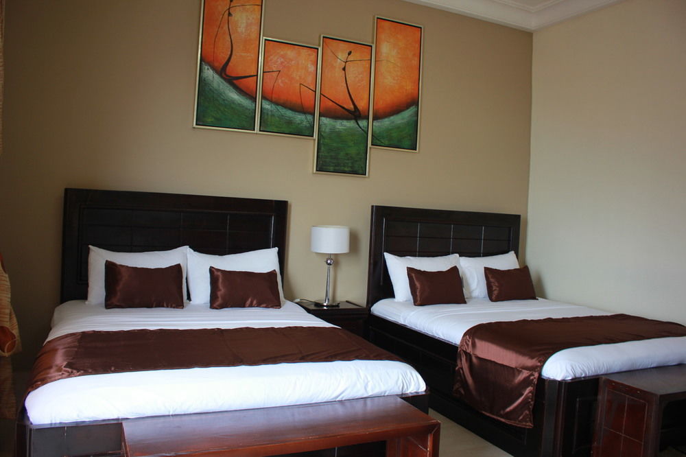 Palm Spring Resort Monrovia Bagian luar foto