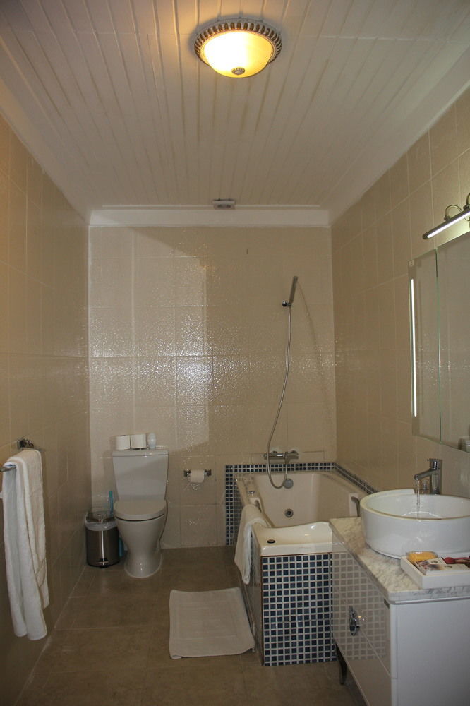 Palm Spring Resort Monrovia Bagian luar foto