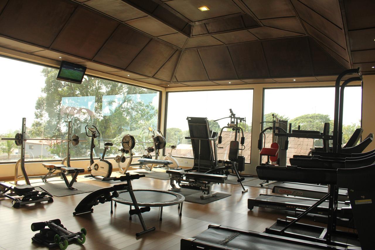 Palm Spring Resort Monrovia Bagian luar foto