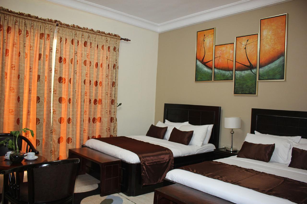 Palm Spring Resort Monrovia Bagian luar foto